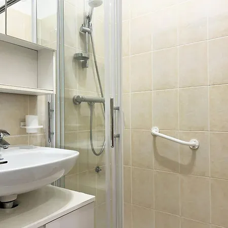 Climatise, 4 Couchages, Centre-ville Du Lavandou, Proche Plage, Parking Inclus - Fr-1-251-580 * 勒拉旺杜