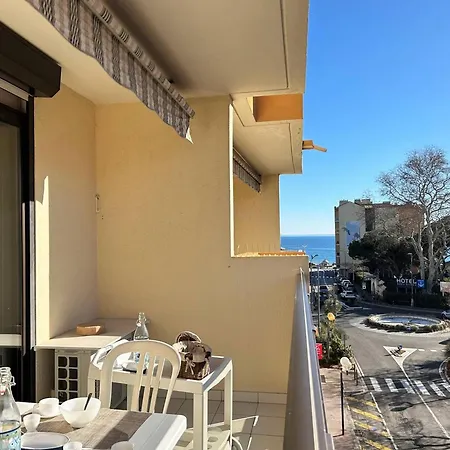 Appartement Climatisé, 4 Couchages, Centre-ville Du Lavandou, Proche Plage, Parking Inclus - Fr-1-251-580 *