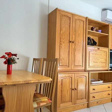 Appartement Climatisé, 4 Couchages, Centre-ville Du Lavandou, Proche Plage, Parking Inclus - Fr-1-251-580