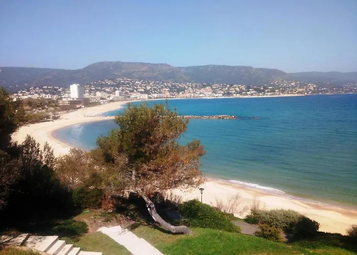 Appartement Climatisé, 4 Couchages, Centre-ville Du Lavandou, Proche Plage, Parking Inclus - Fr-1-251-580 *