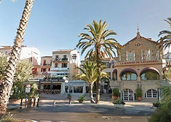 Climatisé, 4 Couchages, Centre-ville Du Lavandou, Proche Plage, Parking Inclus - Fr-1-251-580 * Le Lavandou