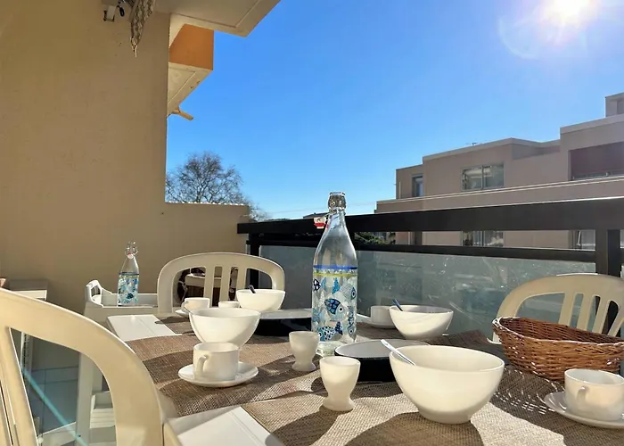 Appartement Climatisé, 4 Couchages, Centre-ville Du Lavandou, Proche Plage, Parking Inclus - Fr-1-251-580 *