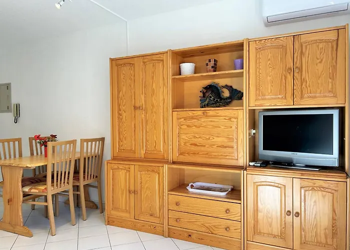 Appartement Climatisé, 4 Couchages, Centre-ville Du Lavandou, Proche Plage, Parking Inclus - Fr-1-251-580 Le Lavandou